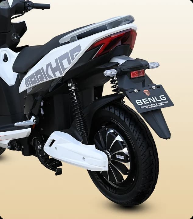 Bold Rear Road Presence